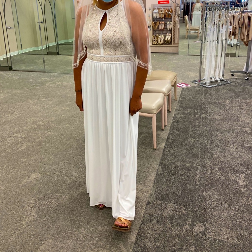 David bridal size 14 wedding dress